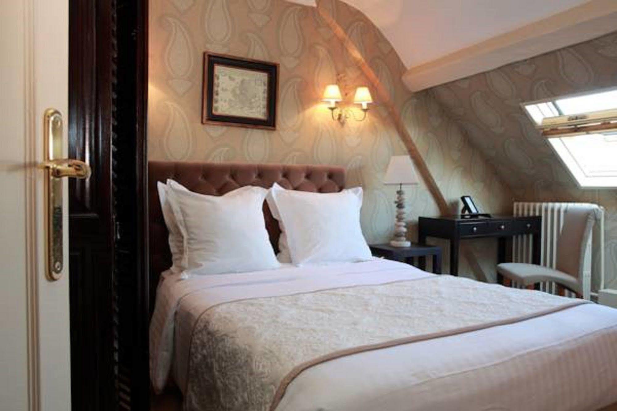 מלון Saint-Jean-aux-Bois  Auberge A La Bonne Idee מראה חיצוני תמונה